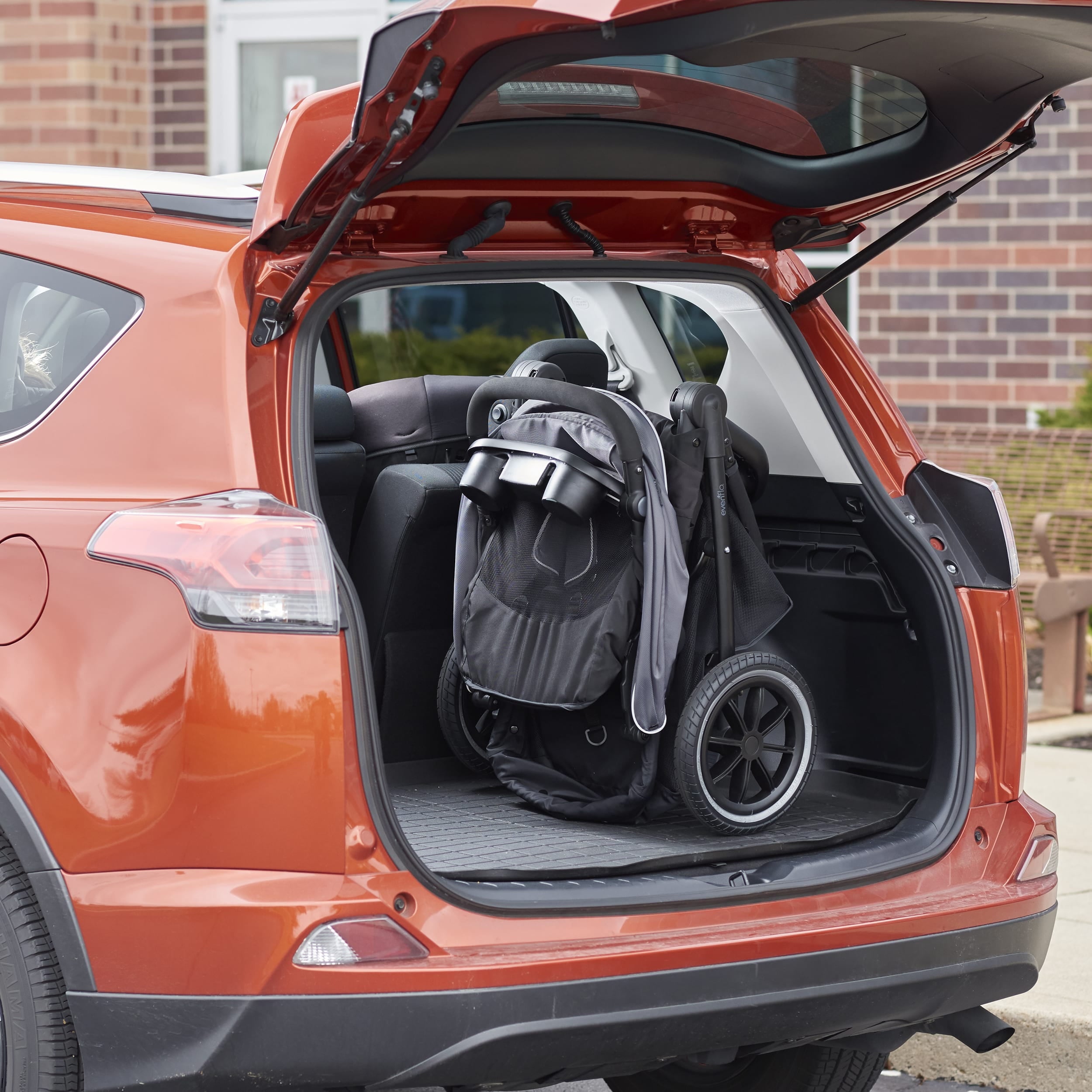 Folio3 Stroll & Jog Travel System with LiteMax Infant Car Seat (Avenue Gray)