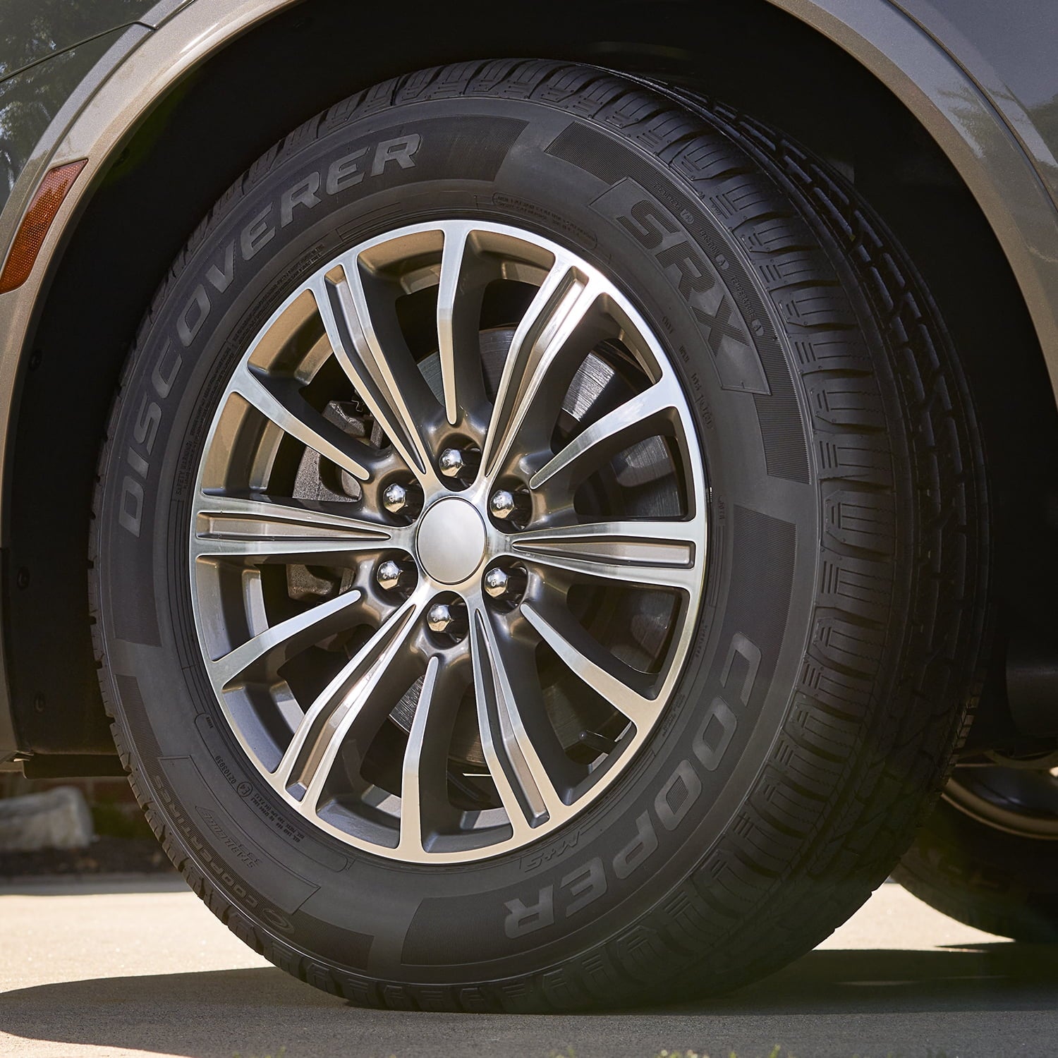 Set of 4 (FOUR) Cooper Discoverer SRX 235/55R18 100V A/S All Season Tires