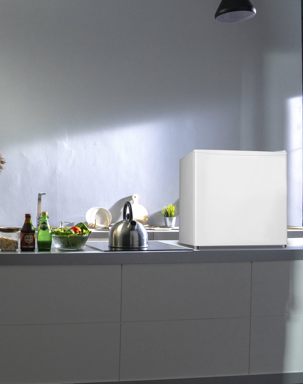 Arctic King 1.1 Cu ft Upright Freezer, White, AUFM011AEW