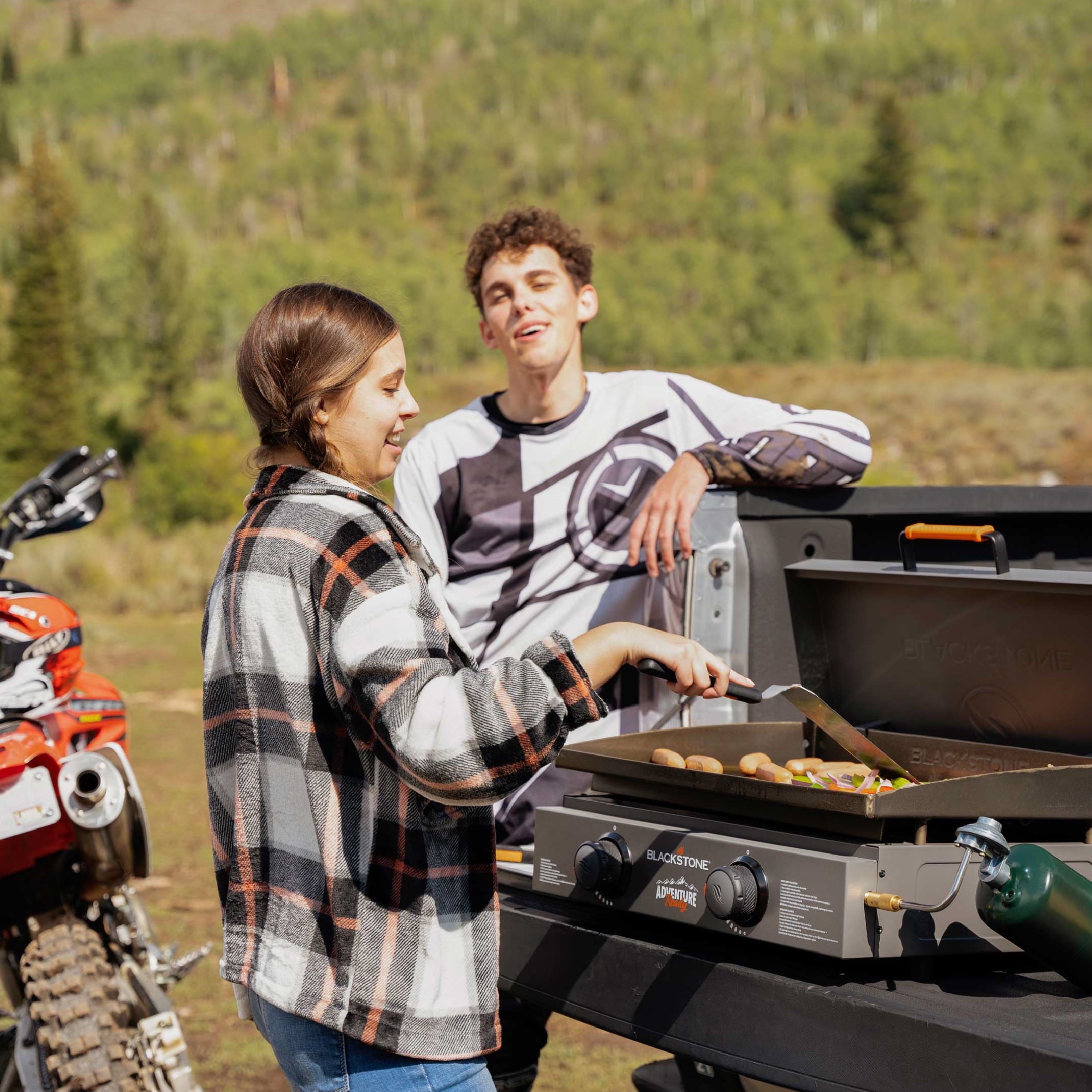Blackstone Adventure Ready 2-Burner 22" Propane Griddle with Hard Cover in Black