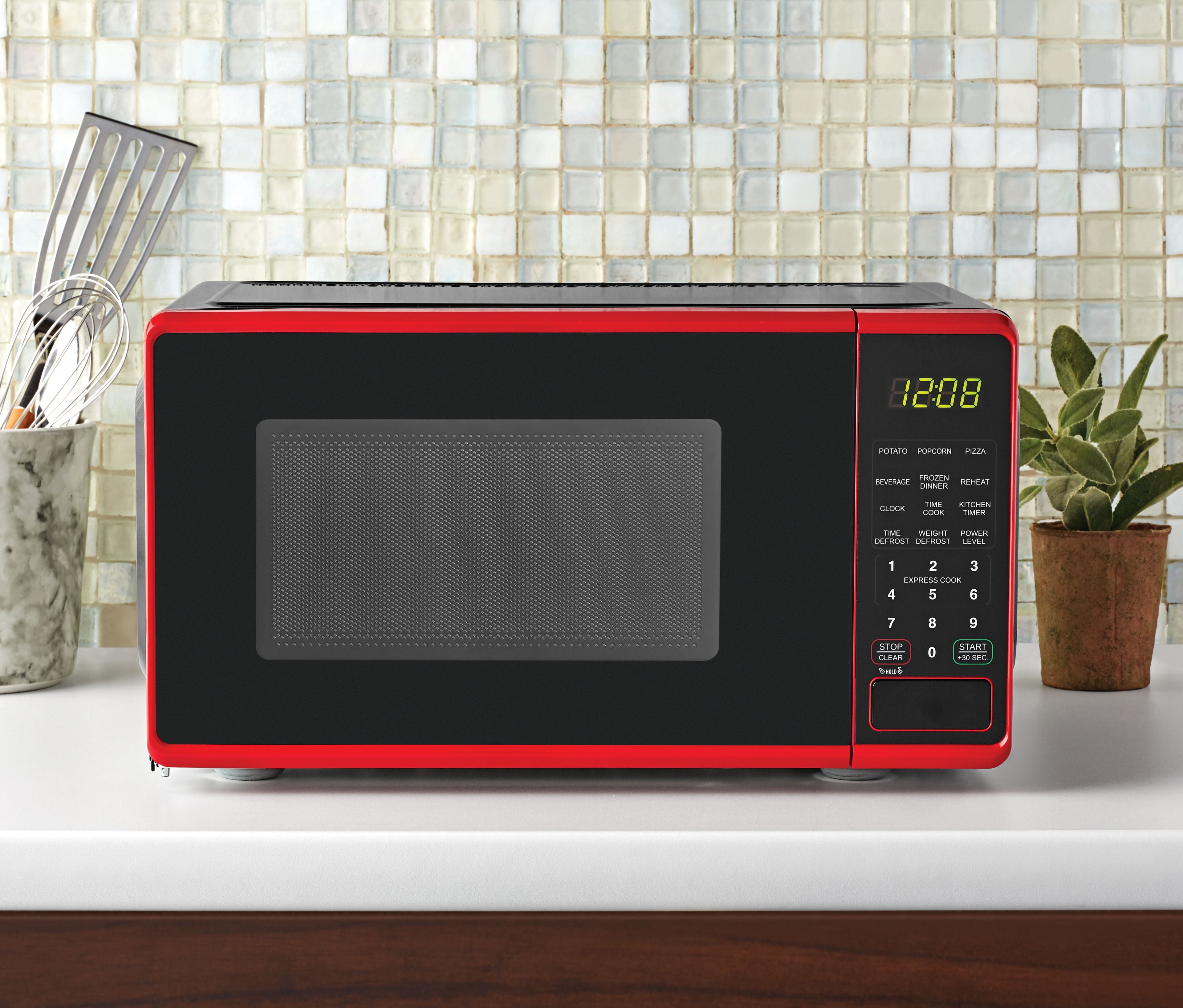 Mainstays 0.7 cu. ft. Countertop Microwave Oven, 700 Watts, White, New