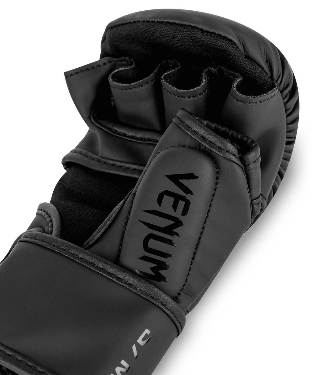 Venum Classic Sparring Gloves - Black - Large/Extra Large (8 oz)