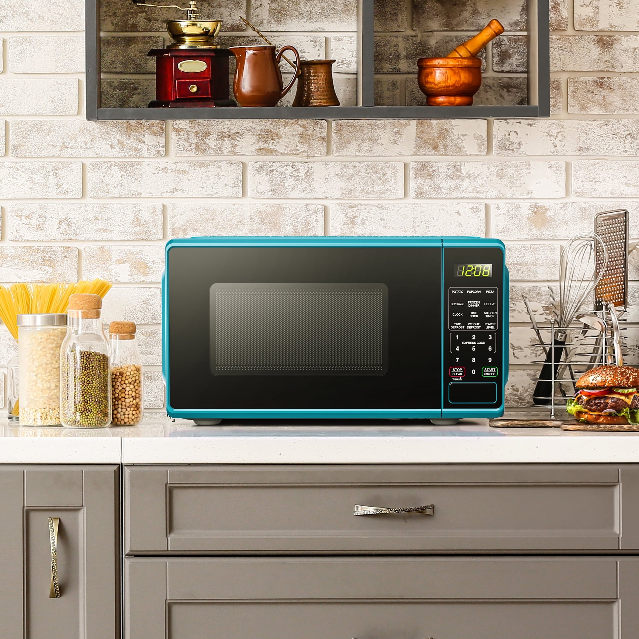 Mainstays 0.7 Cu ft Countertop Microwave Oven, 700 Watts, Black, New